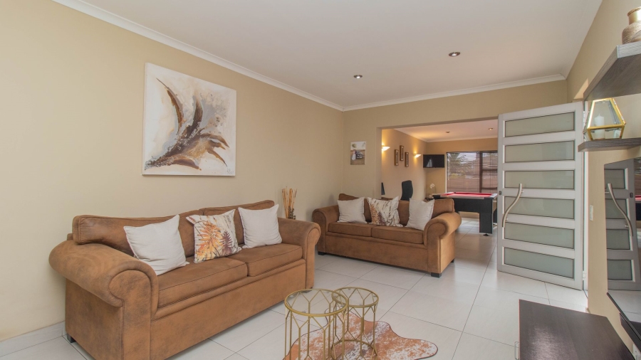 2 Bedroom Property for Sale in Glenwood Western Cape